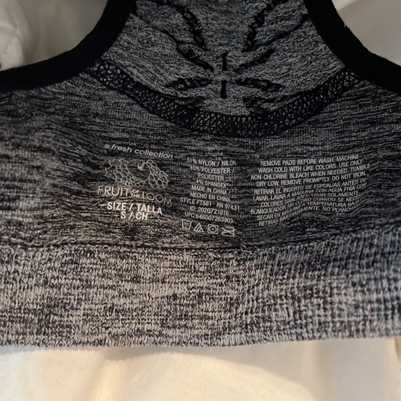 sports bra - Picture 2 of 4